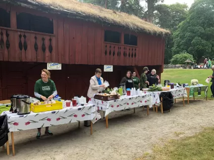 Borås lottakår serverar kaffe och bullar